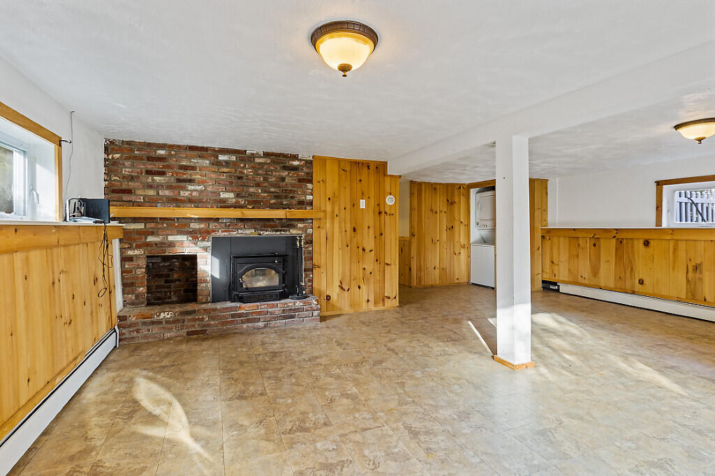 413 N Pond Road