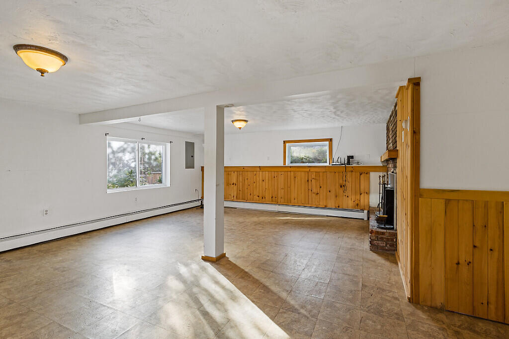 413 N Pond Road