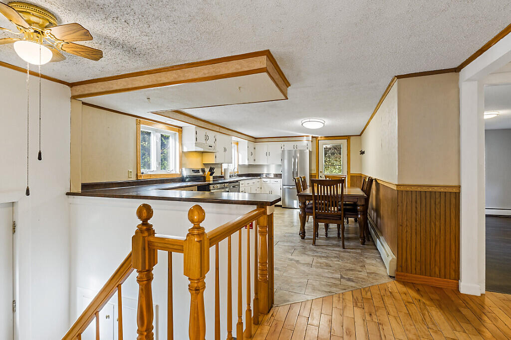 413 N Pond Road