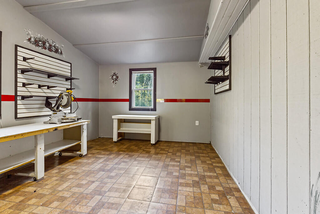 413 N Pond Road