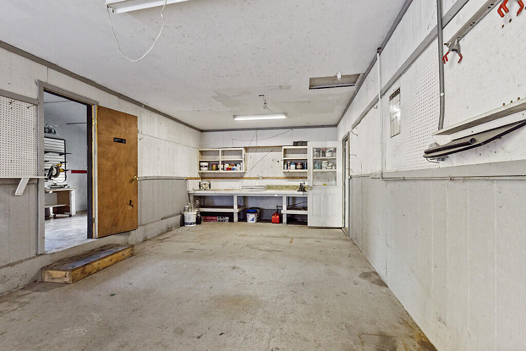 413 N Pond Road