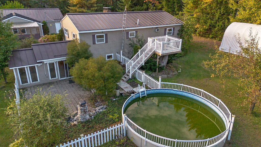413 N Pond Road