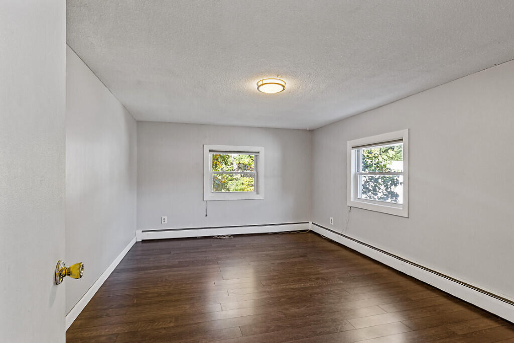 413 N Pond Road
