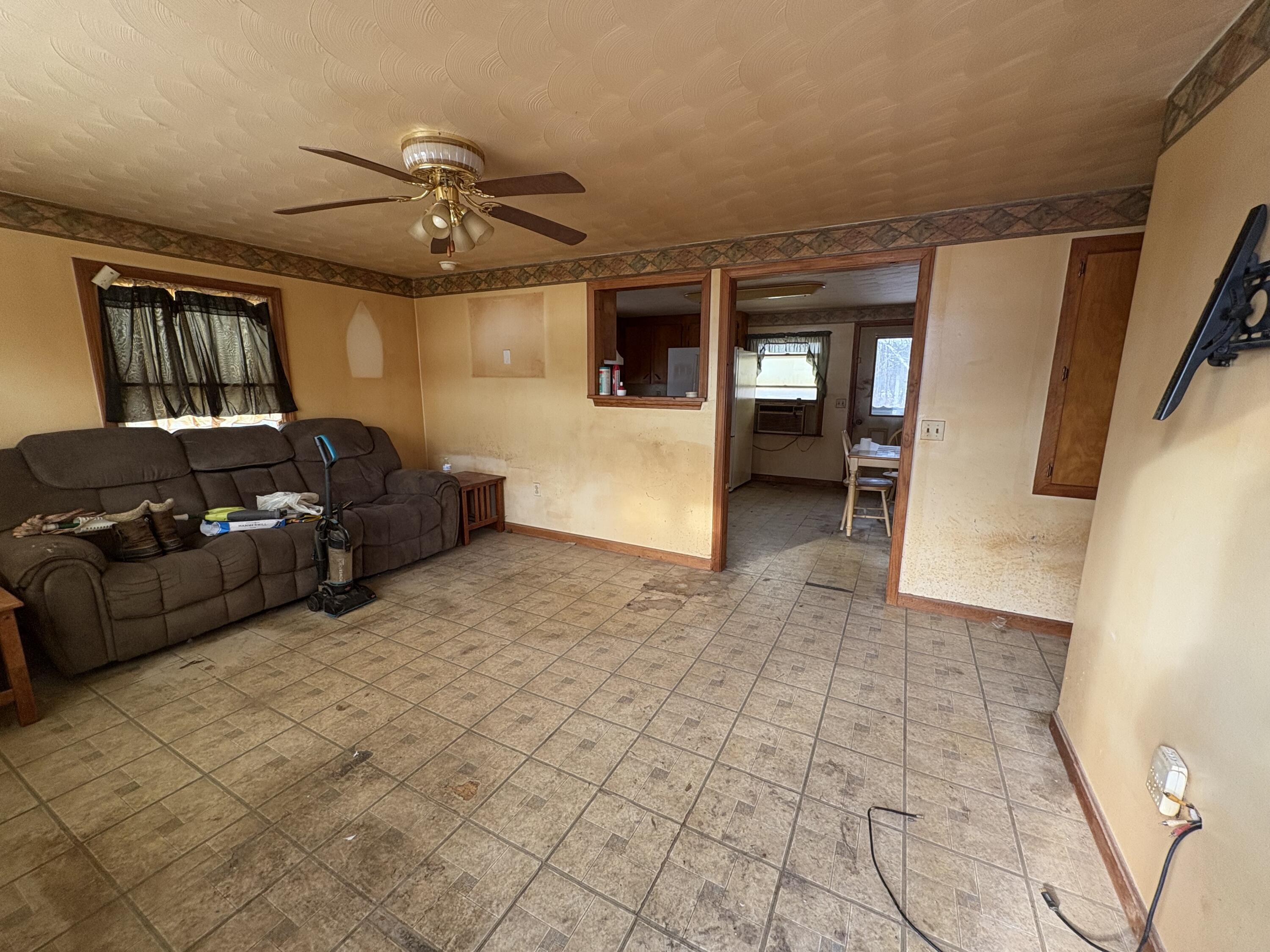402 Center Road