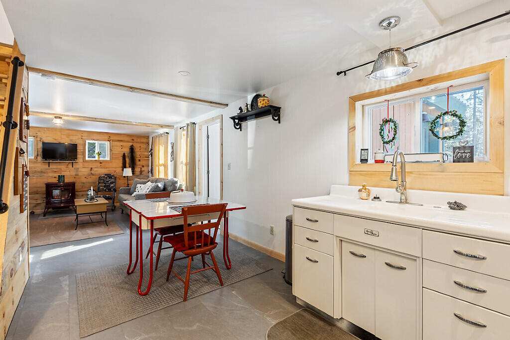 611 N Blanchard Shirley Road