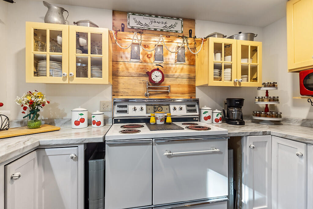 611 N Blanchard Shirley Road