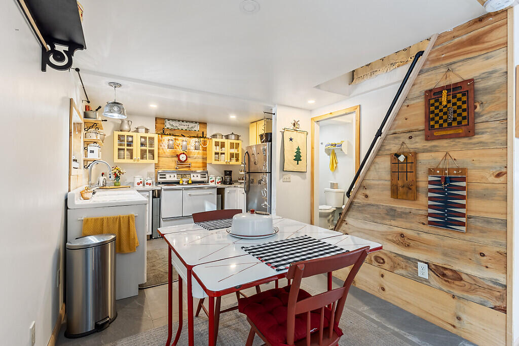 611 N Blanchard Shirley Road