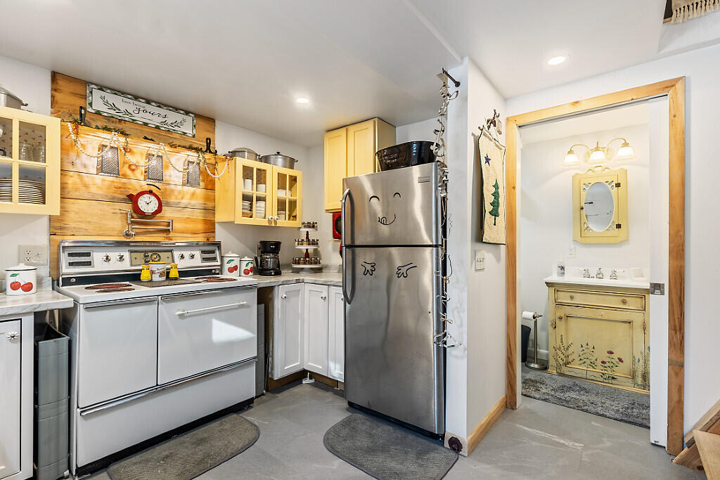 611 N Blanchard Shirley Road