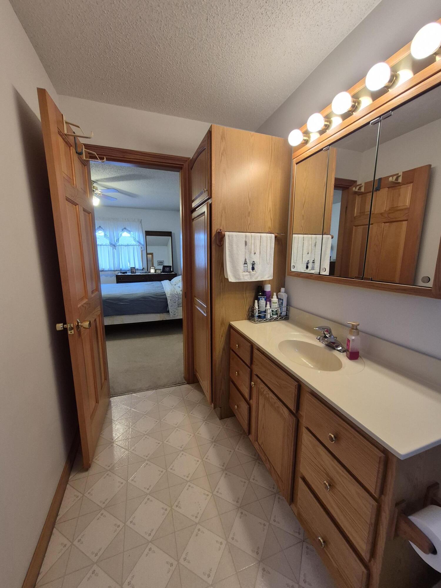 58 Meadow View Lane, 42