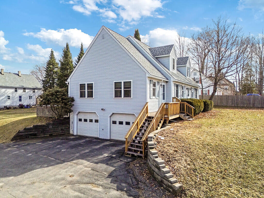 26 Summit Street