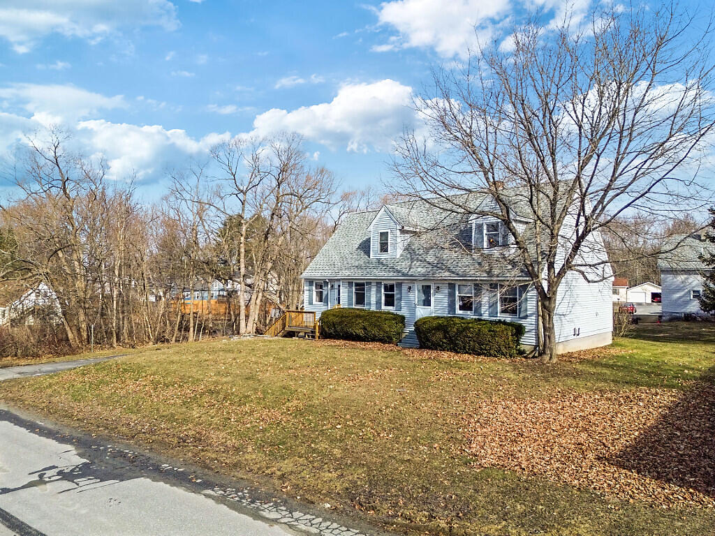 26 Summit Street