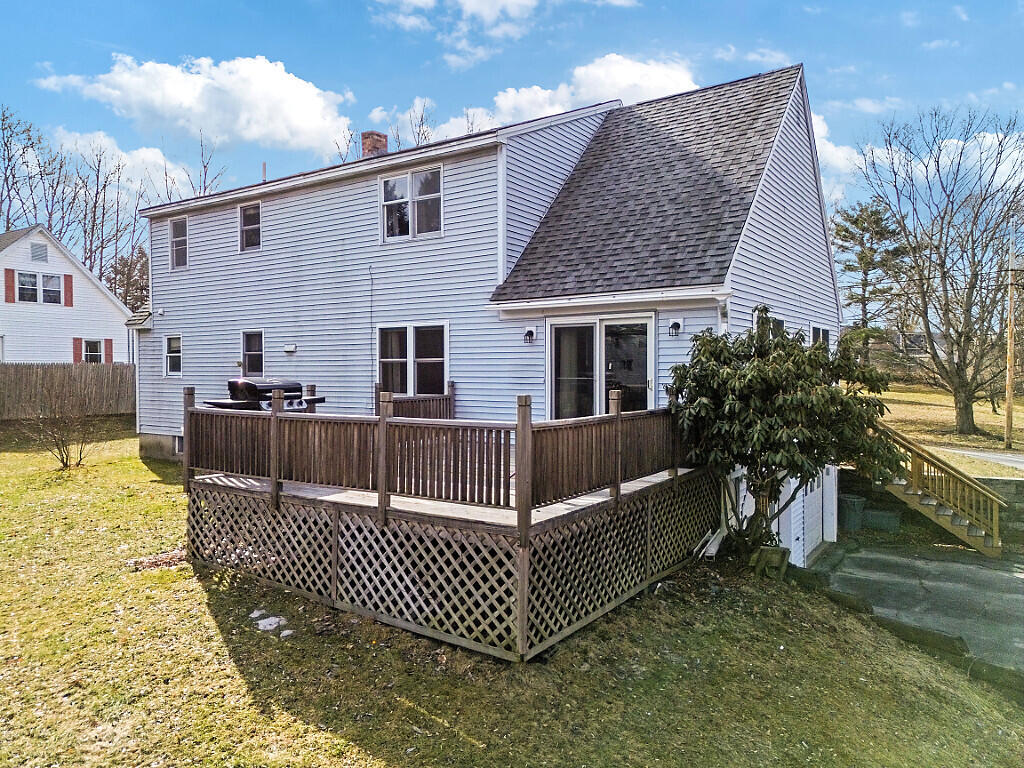 26 Summit Street