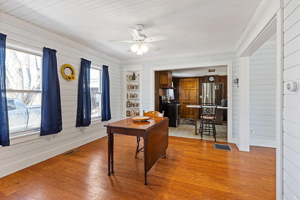 21 Bloomfield Street