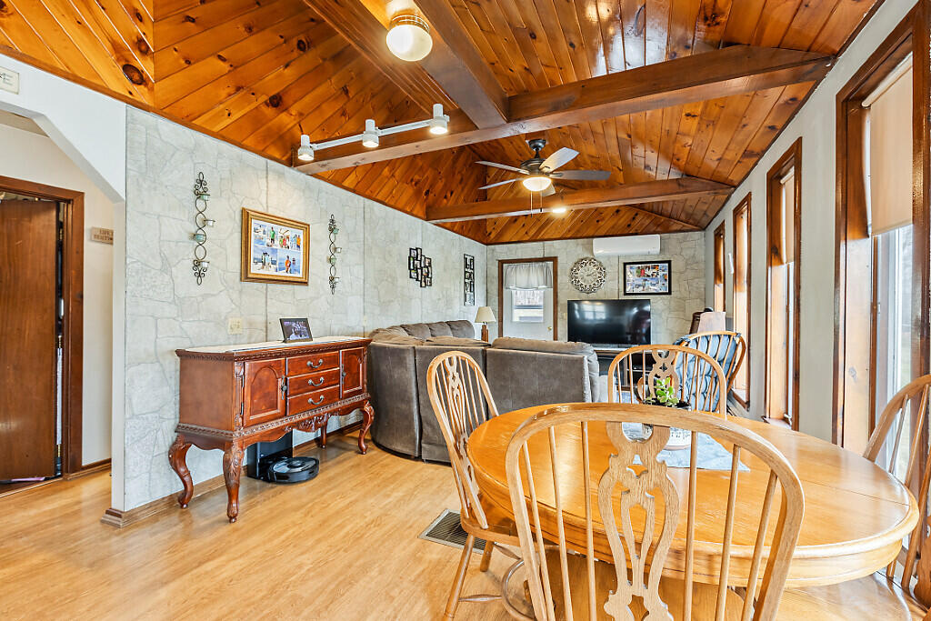 1675 Western Ridge Road