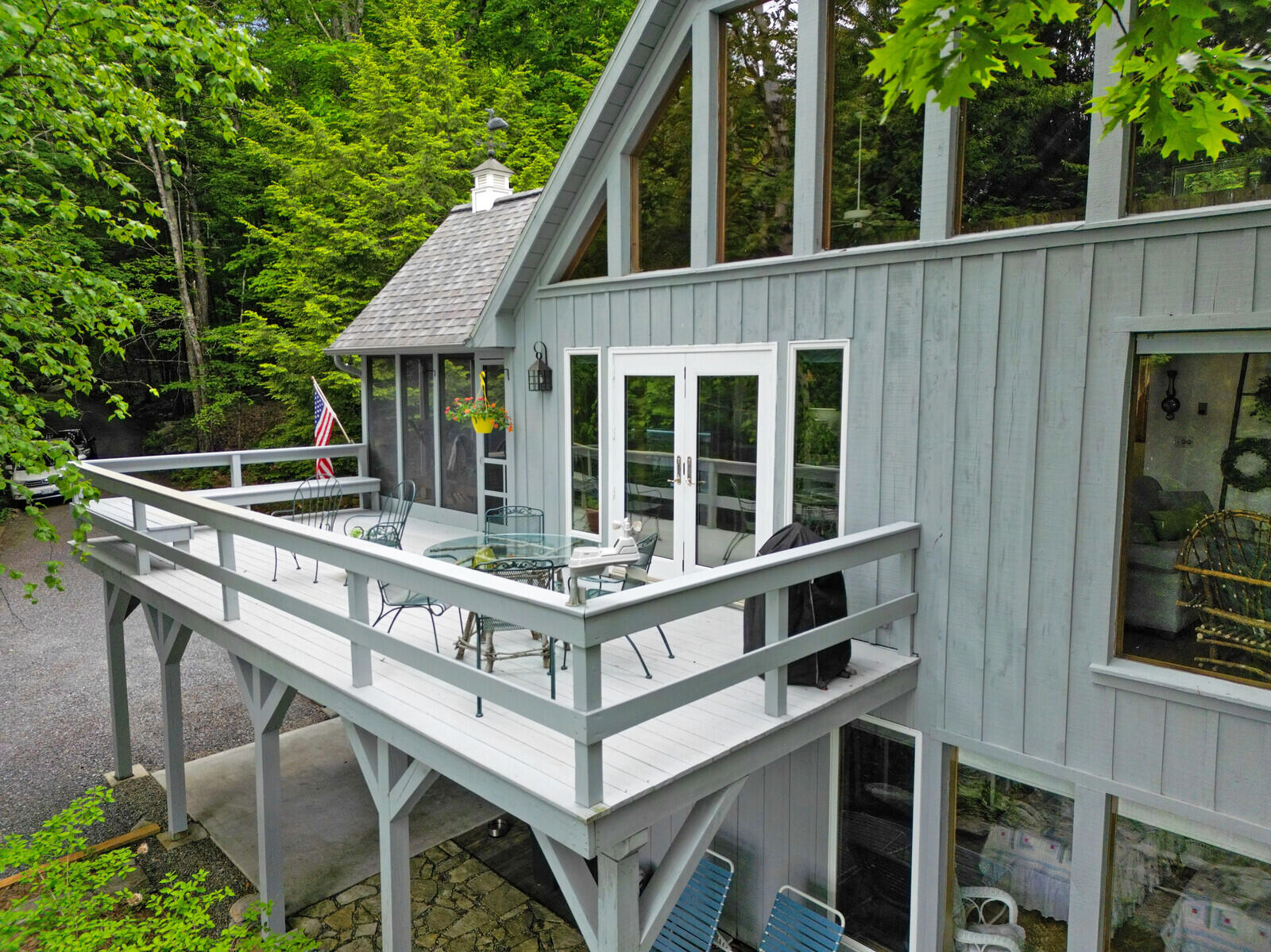150 Porcupine Ridge Road