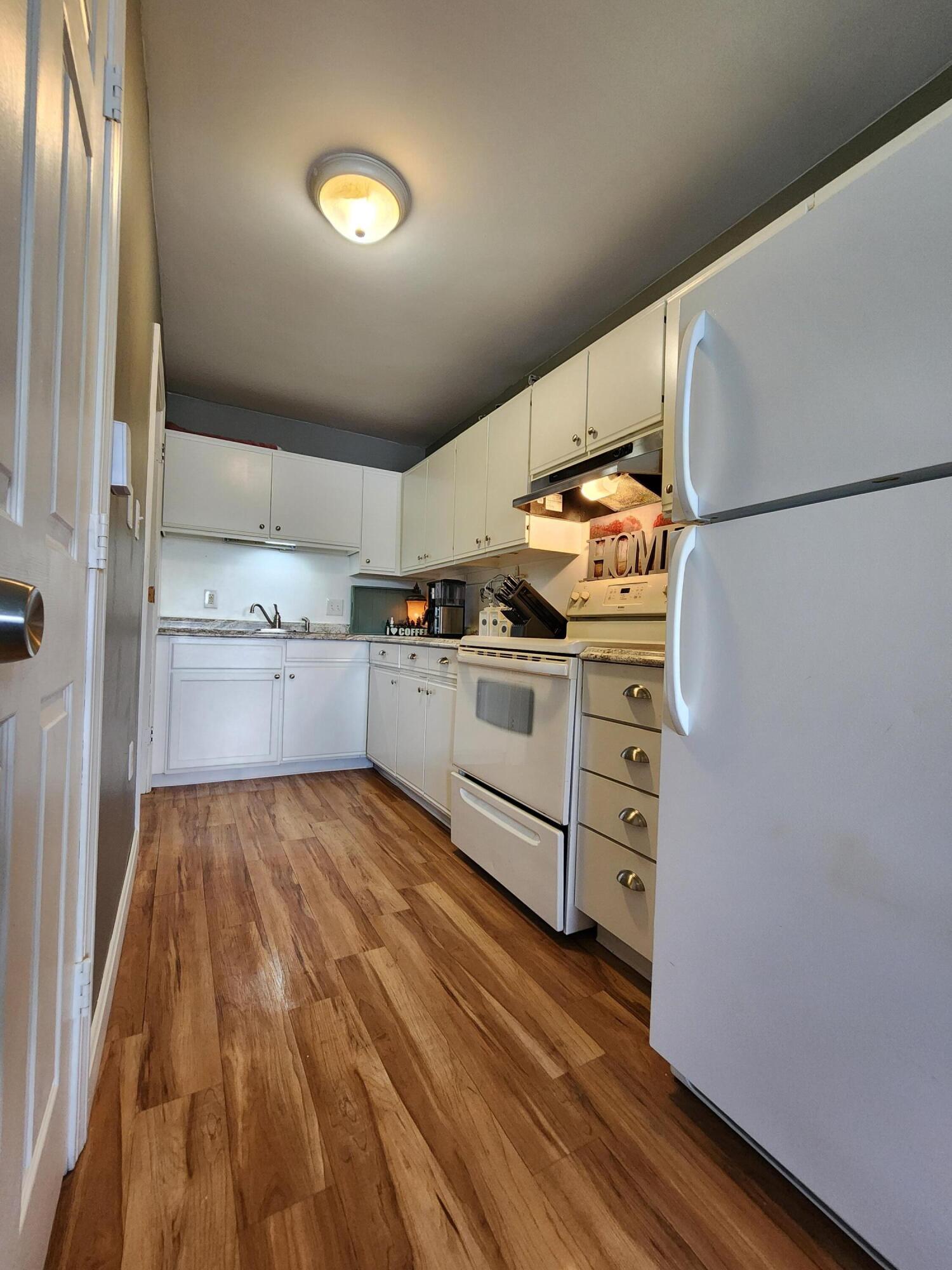 35 Mathews Avenue, 43