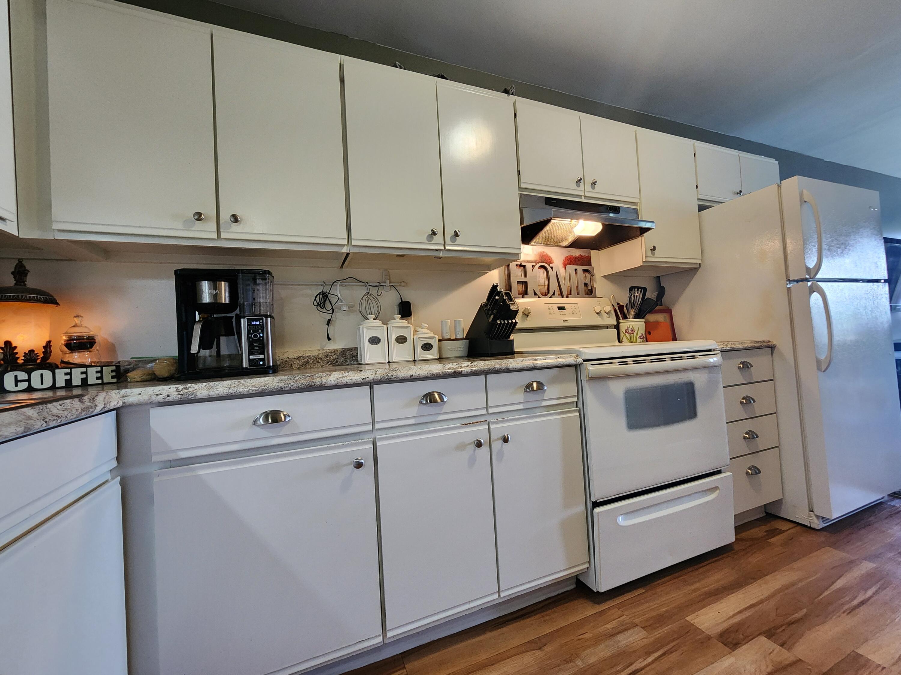 35 Mathews Avenue, 43