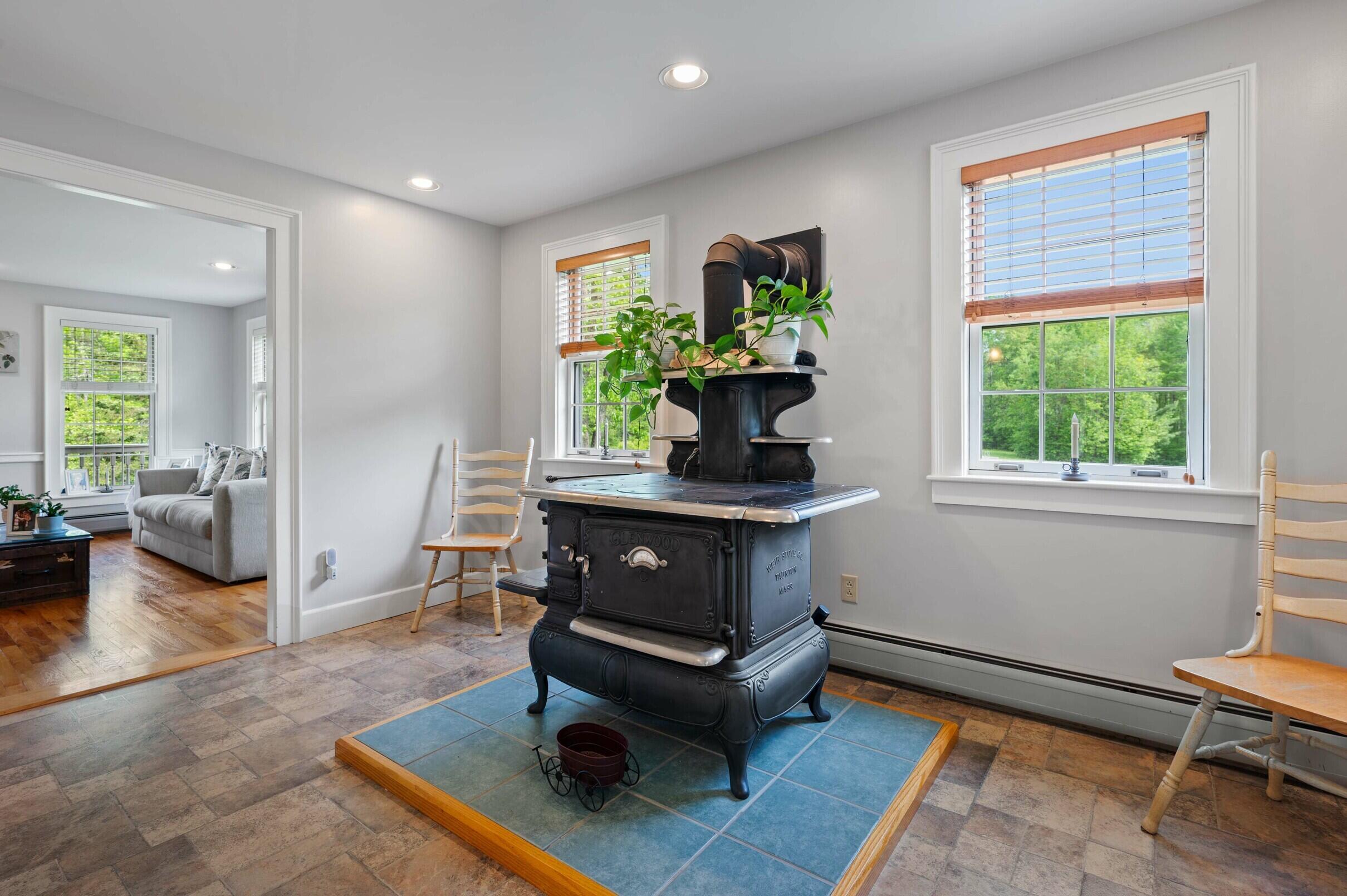 11 Troy Road
