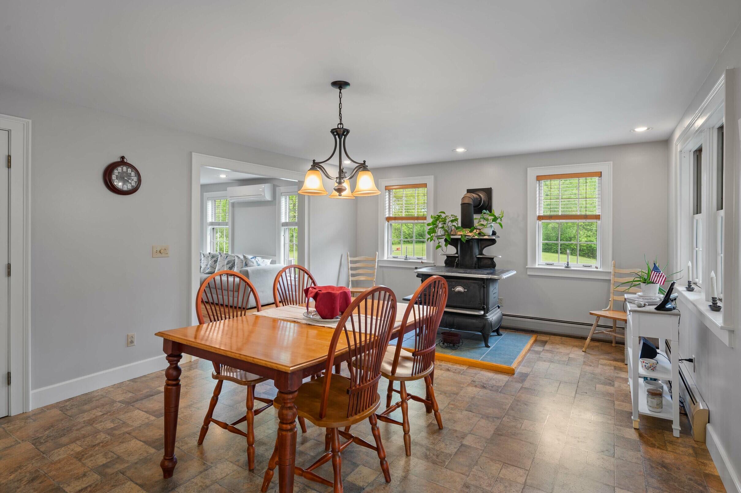 11 Troy Road