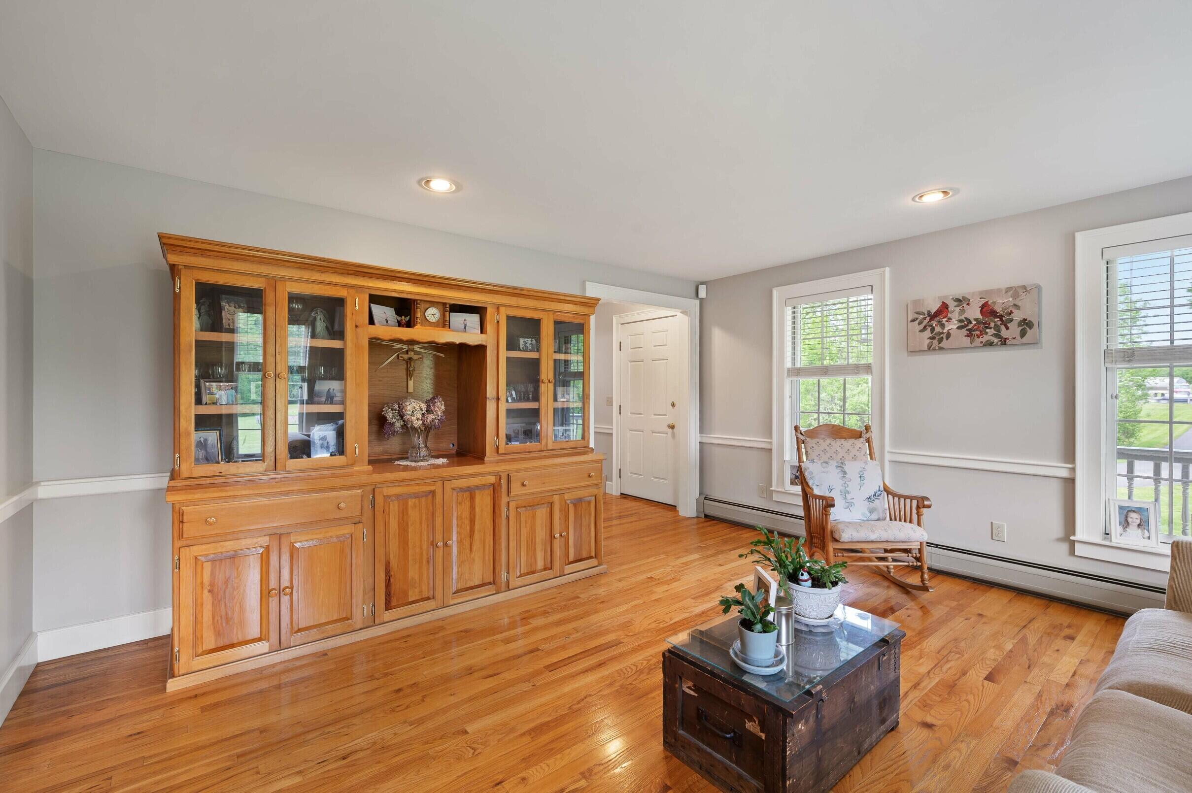 11 Troy Road