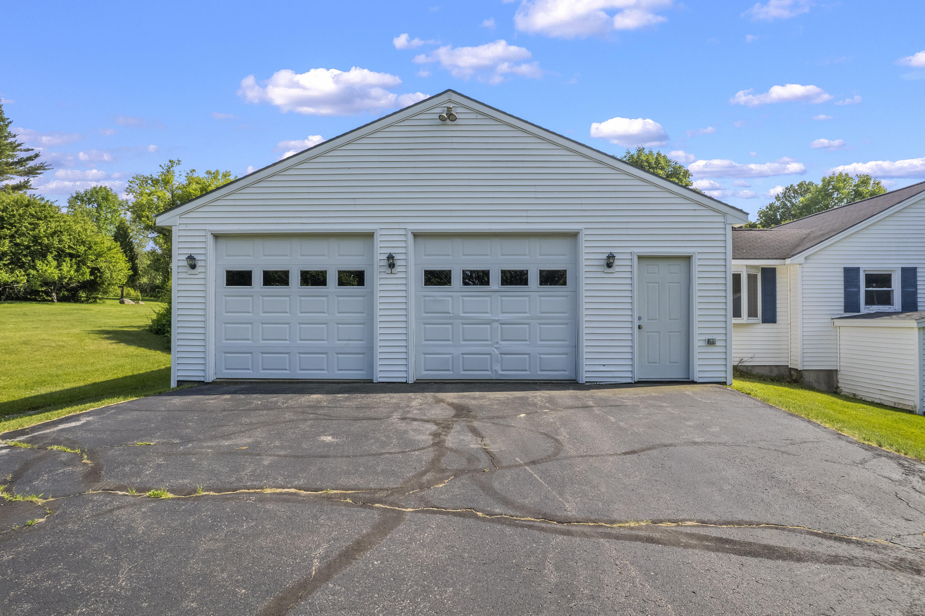 19 Windy Meadows Drive