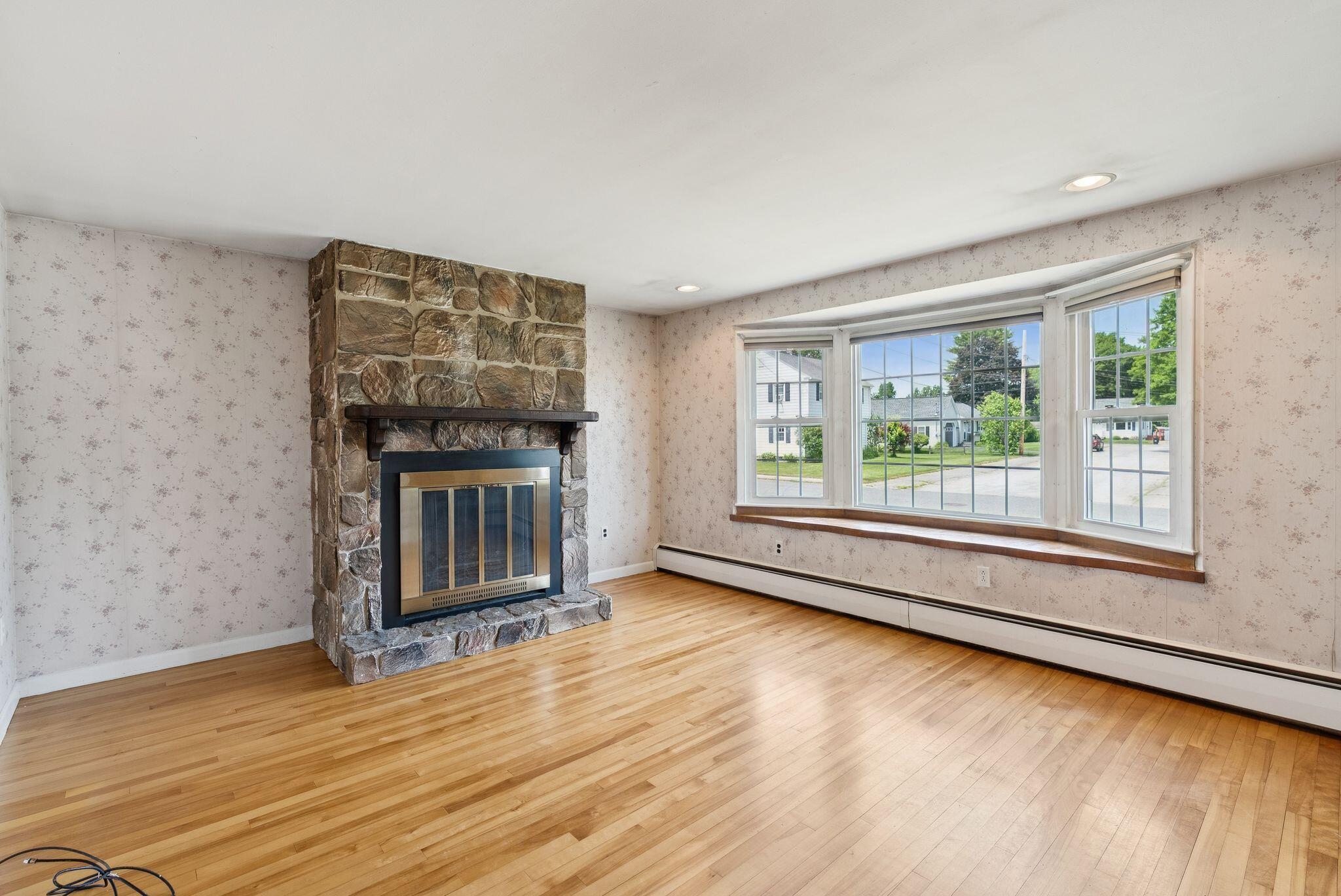 24 Sixth Avenue