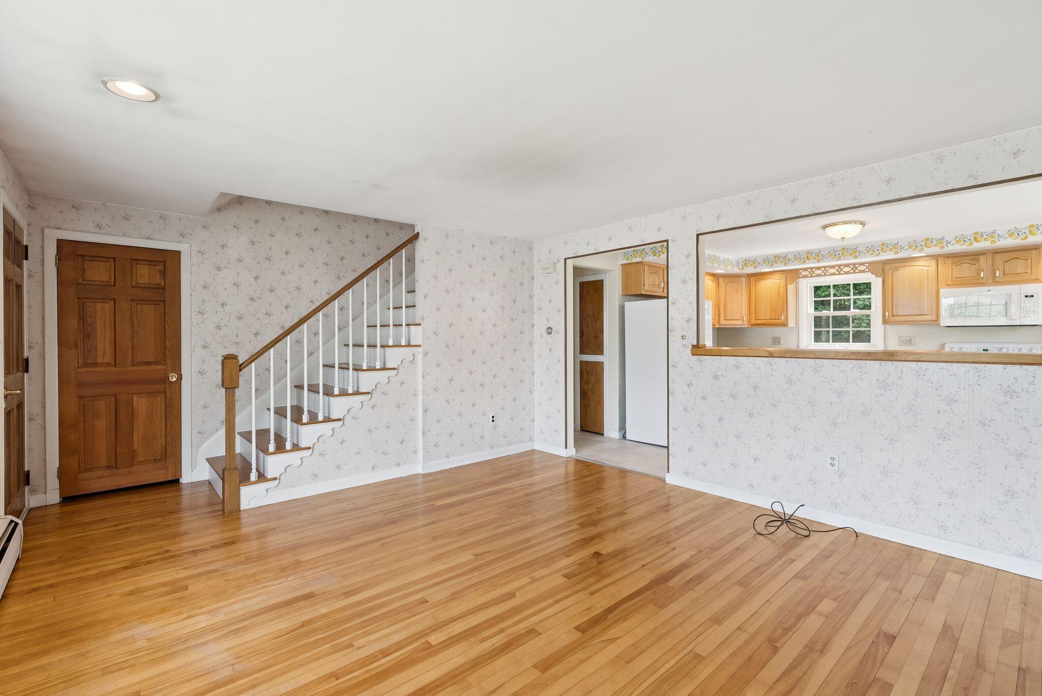 24 Sixth Avenue