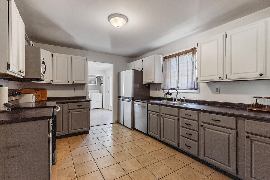 6 Clearview Avenue