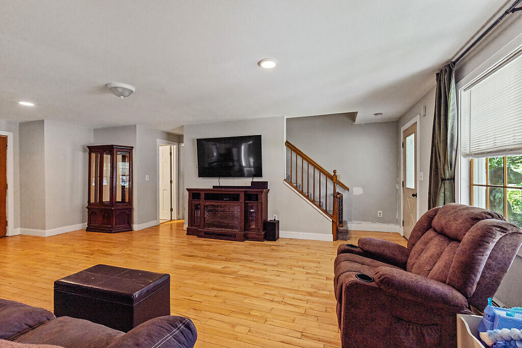 6 Clearview Avenue