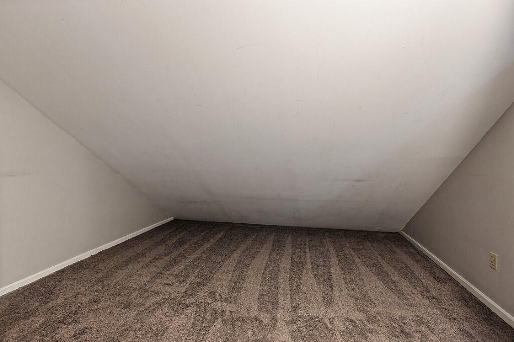 6 Clearview Avenue
