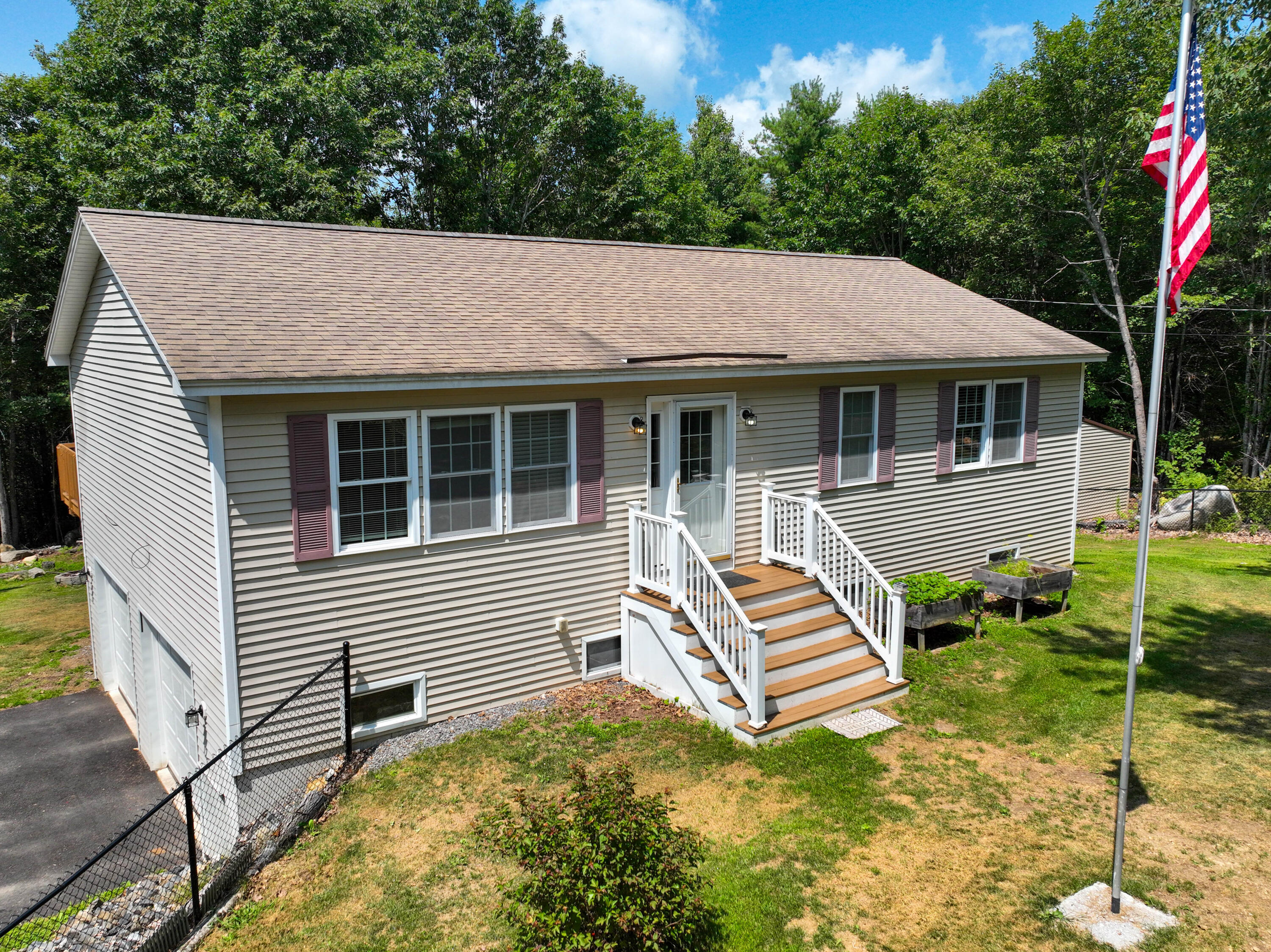 88 Hillcrest Dr Extension