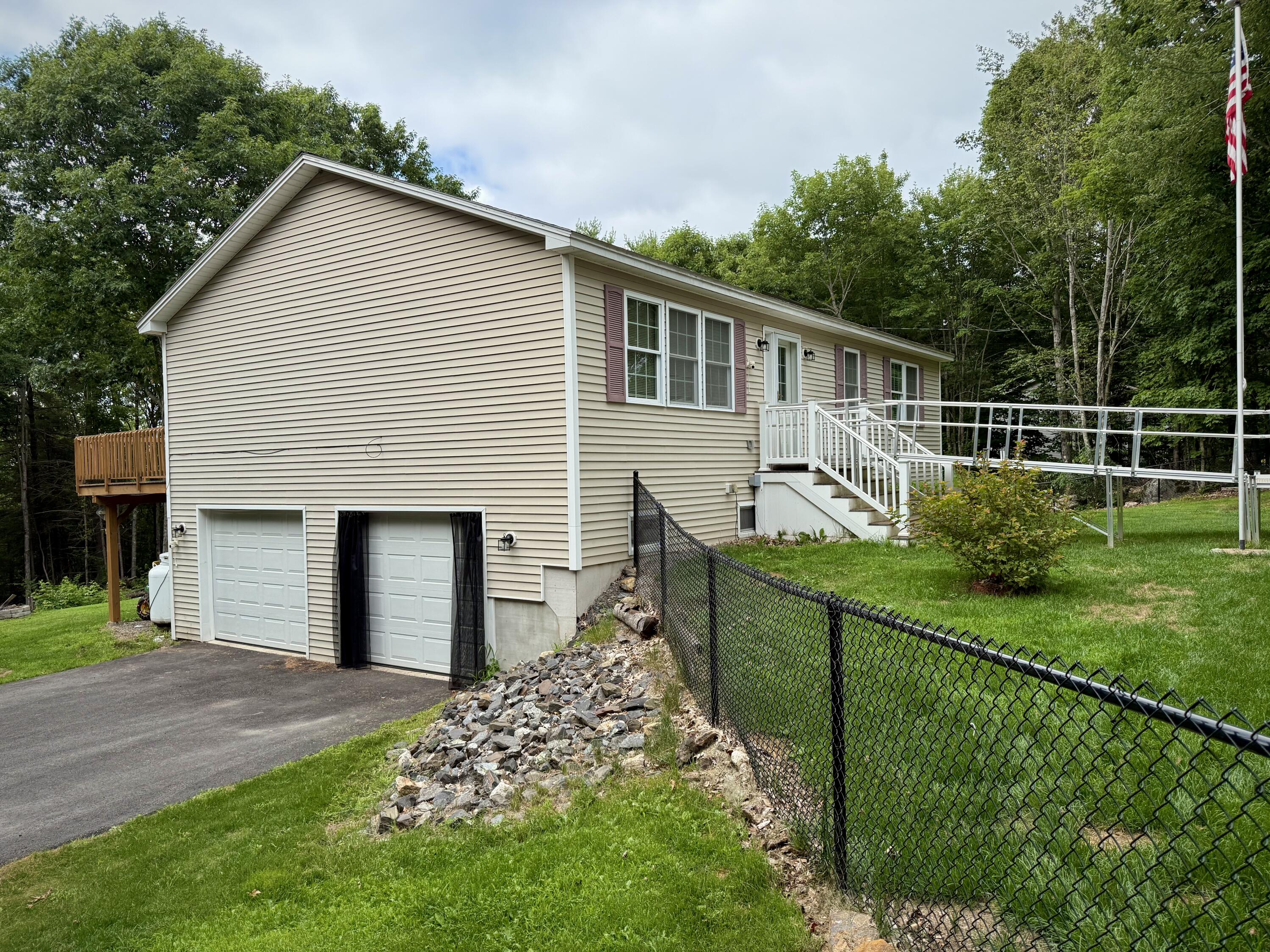 88 Hillcrest Dr Extension