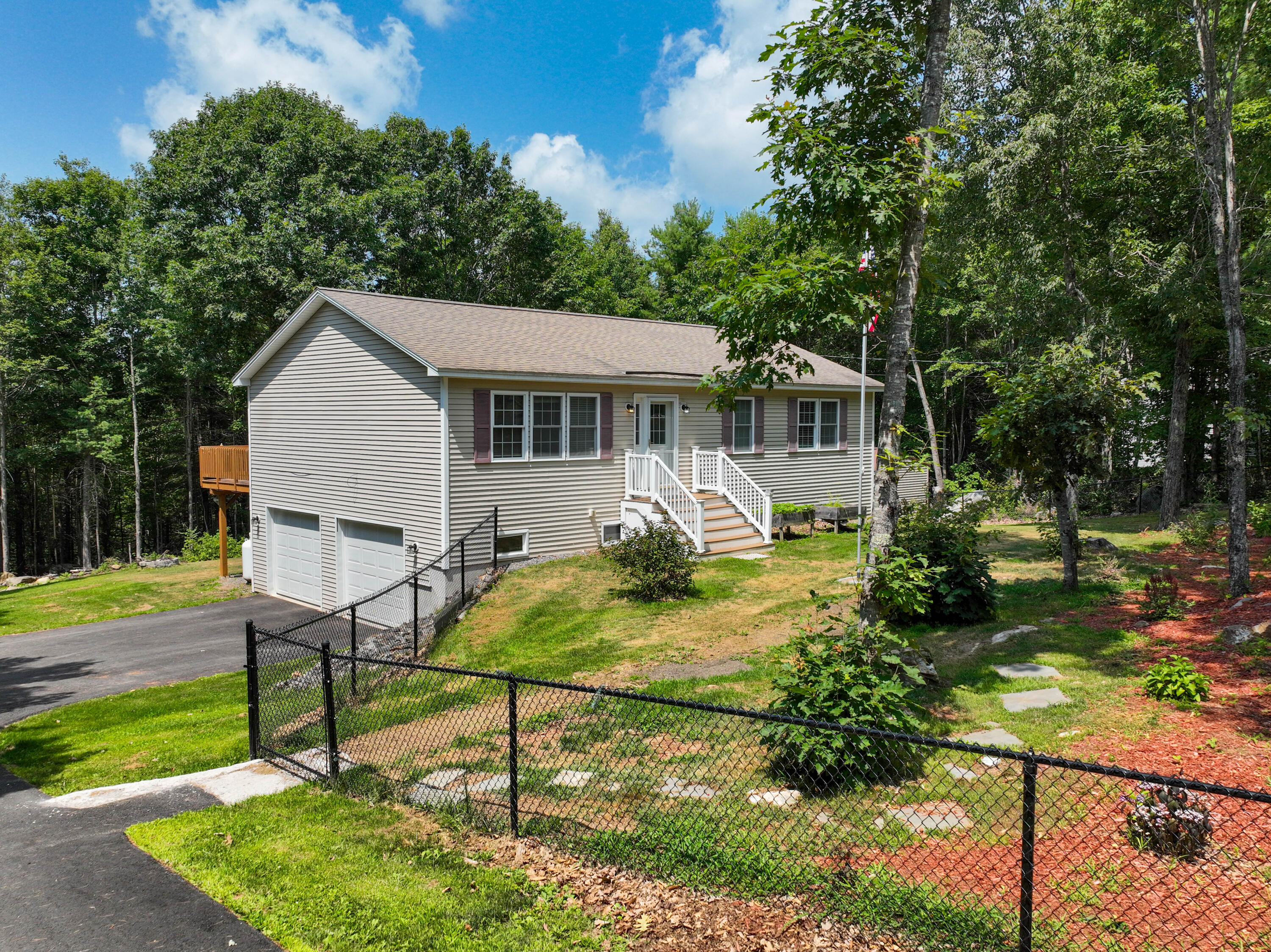 88 Hillcrest Dr Extension
