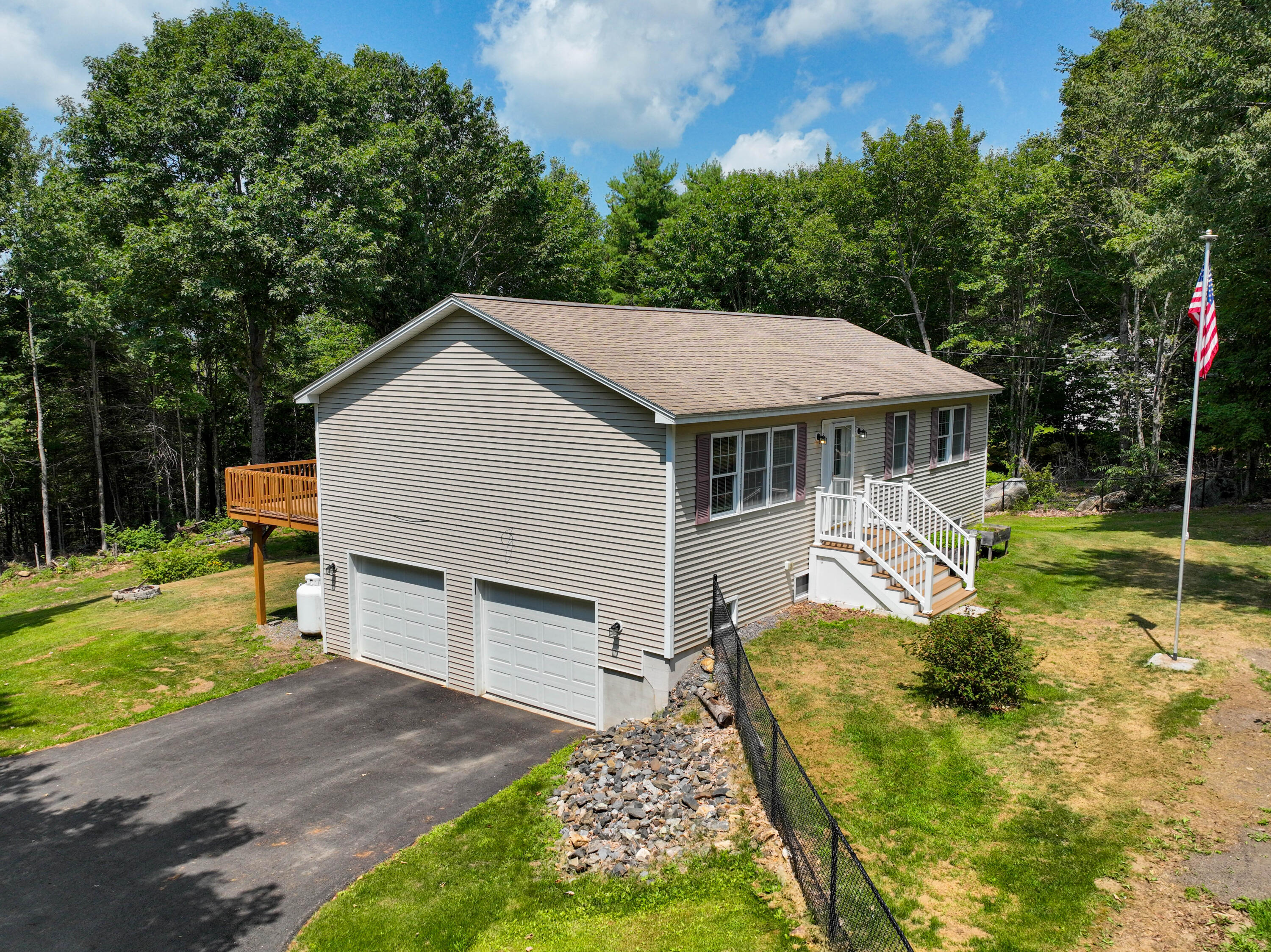 88 Hillcrest Dr Extension