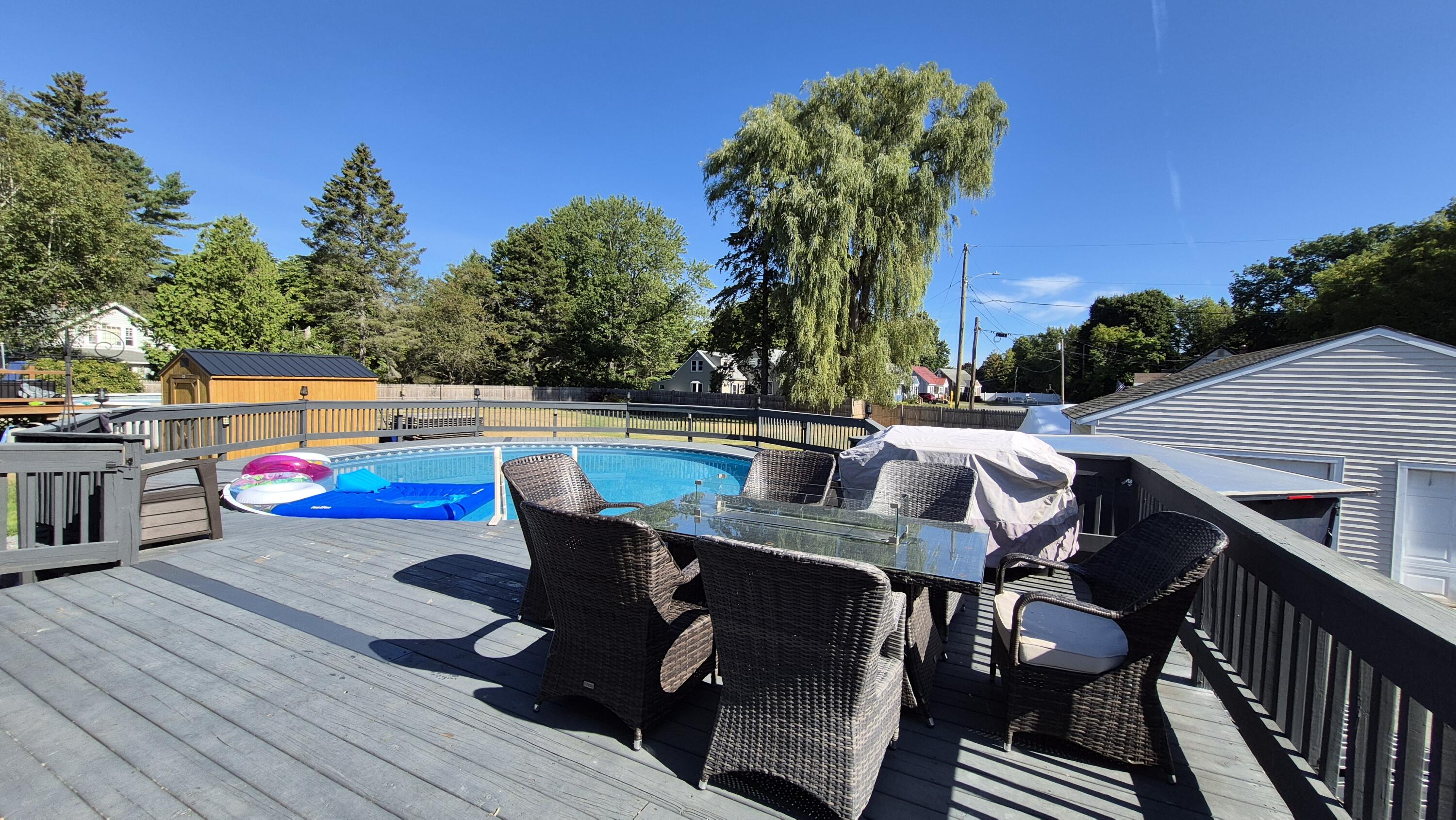 8 Woodman Avenue