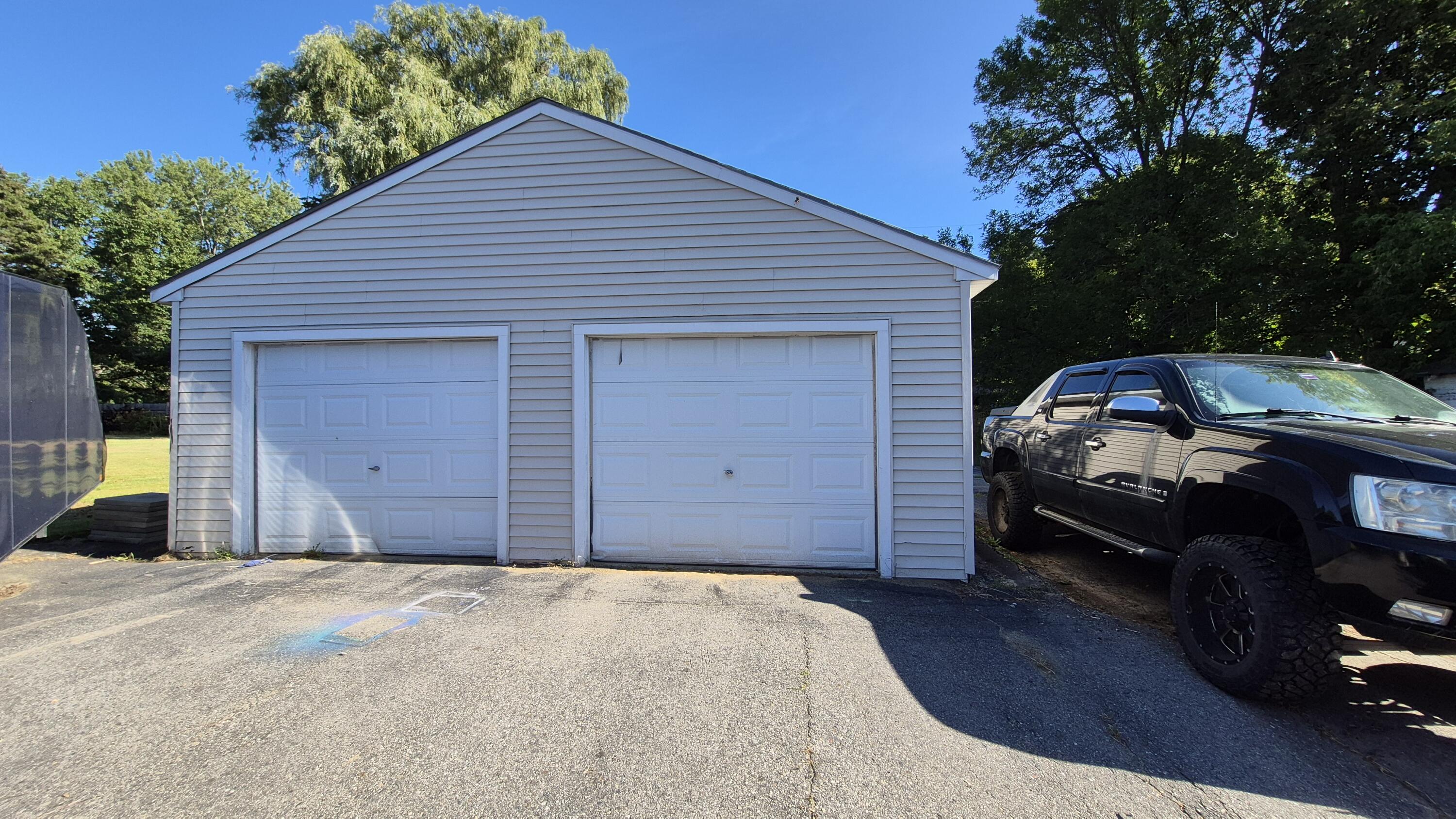 8 Woodman Avenue