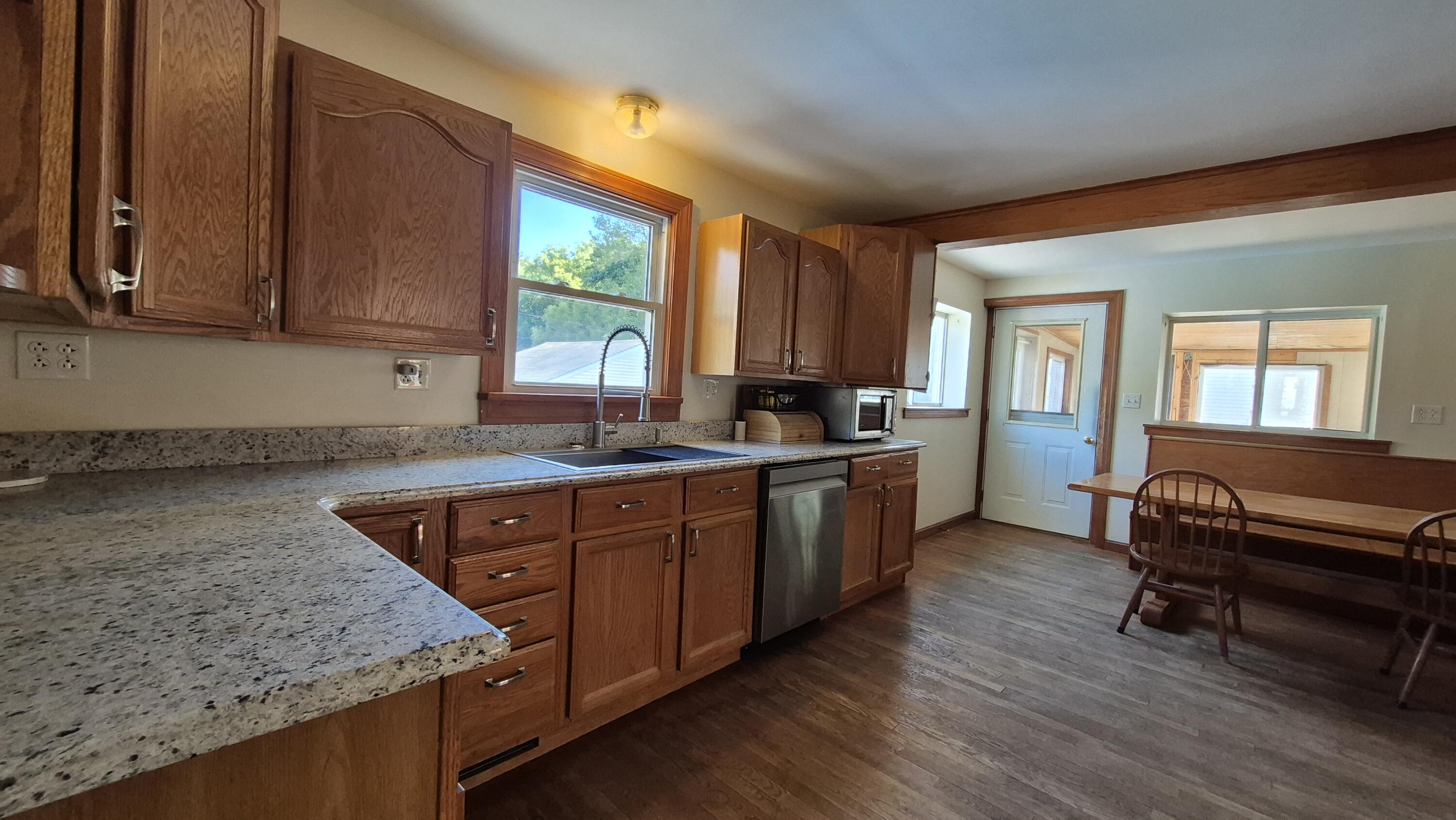 8 Woodman Avenue
