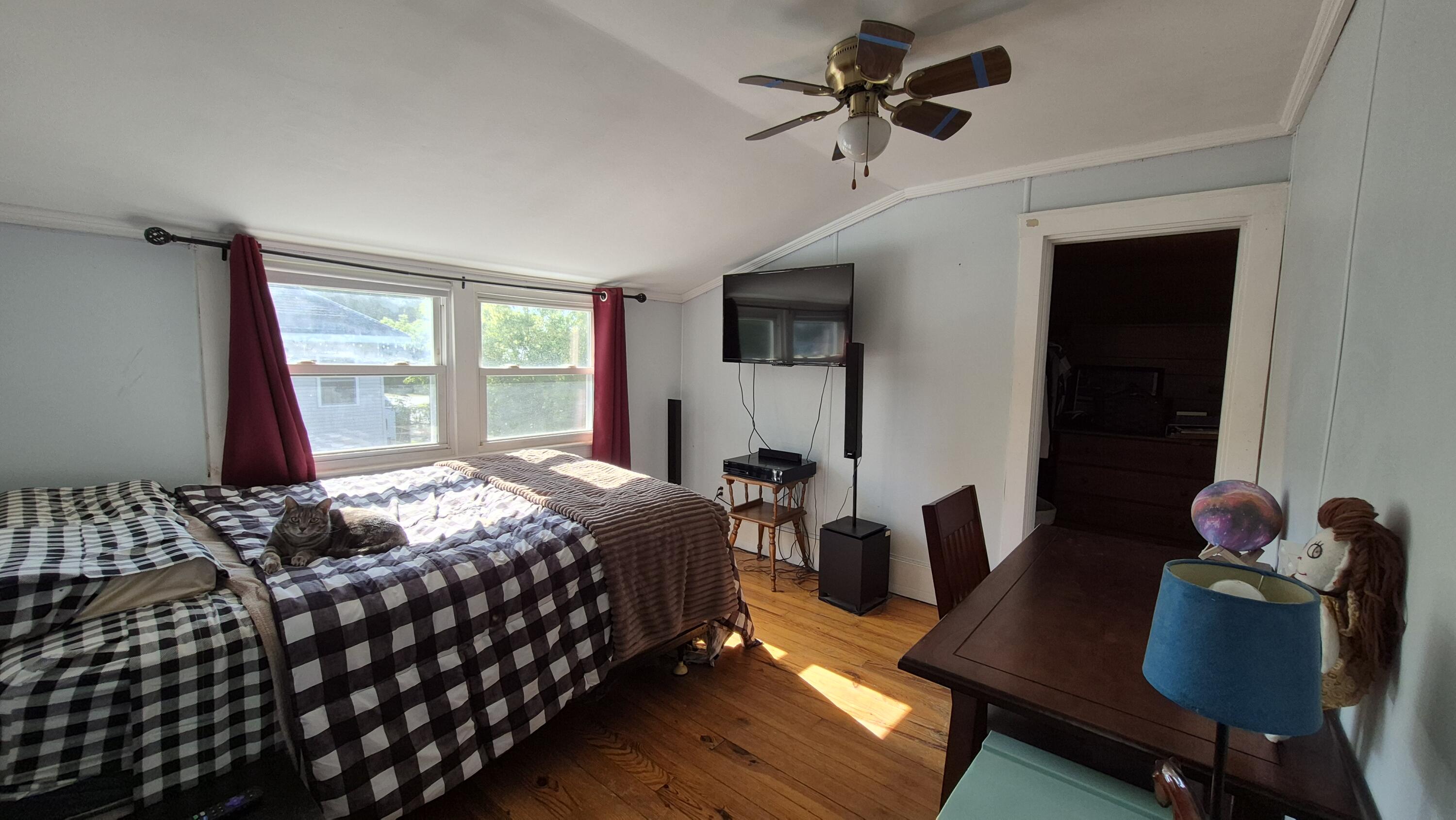8 Woodman Avenue