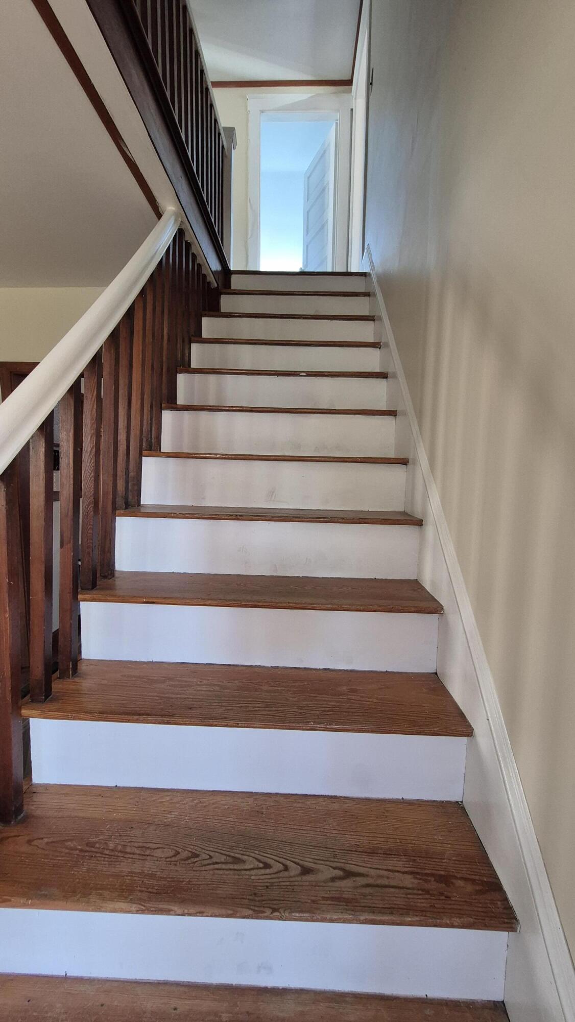 8 Woodman Avenue