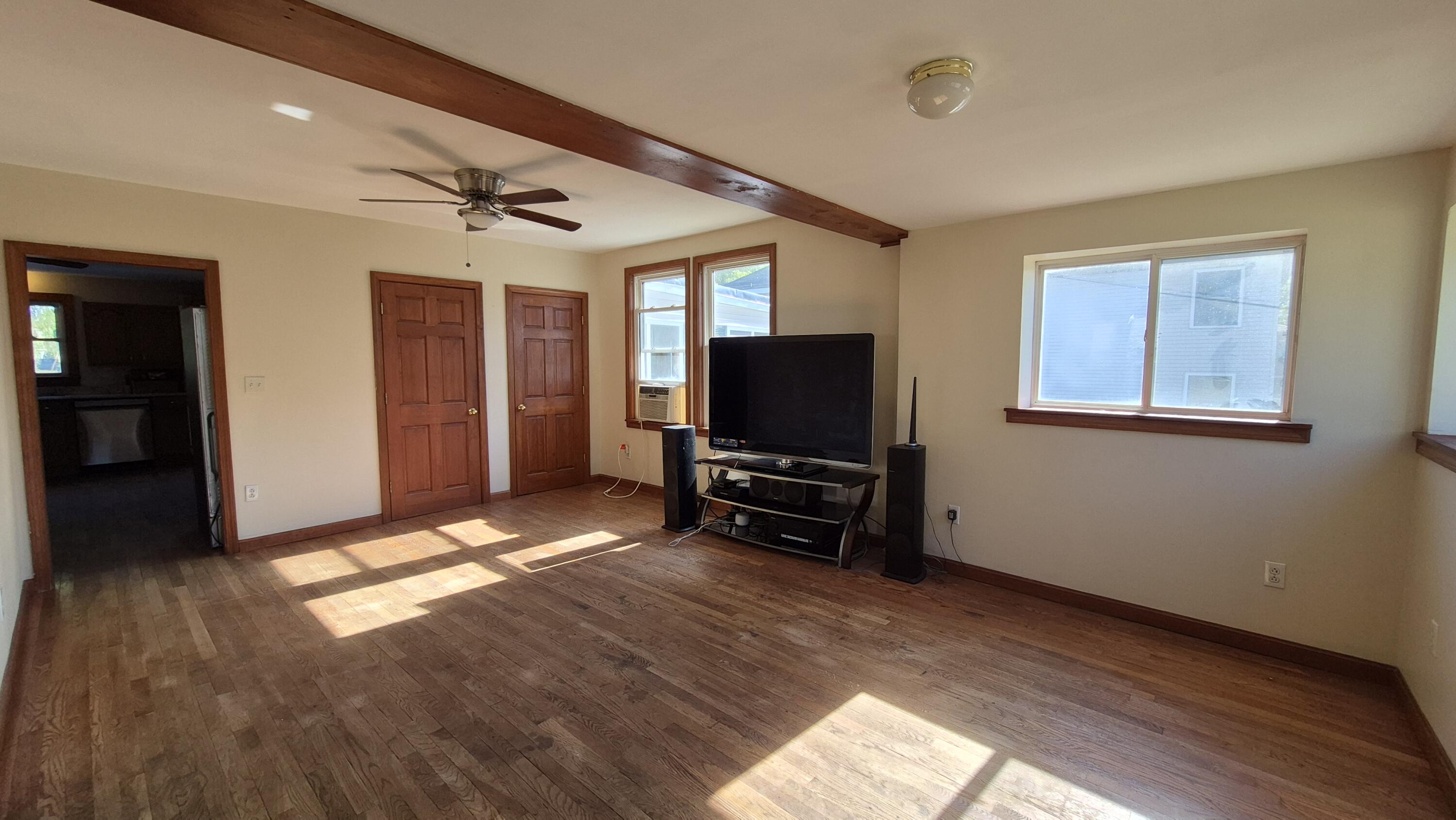 8 Woodman Avenue
