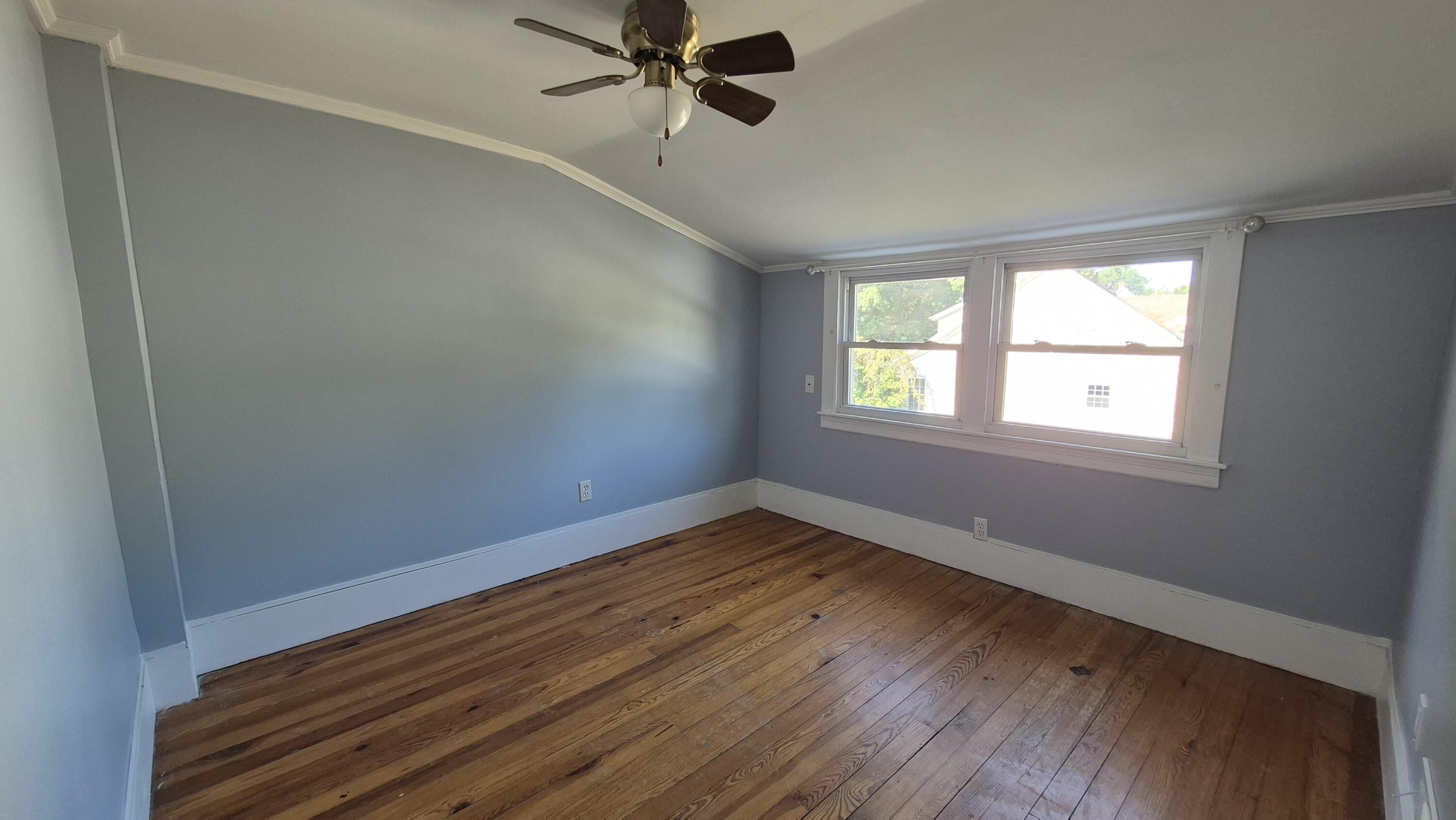8 Woodman Avenue