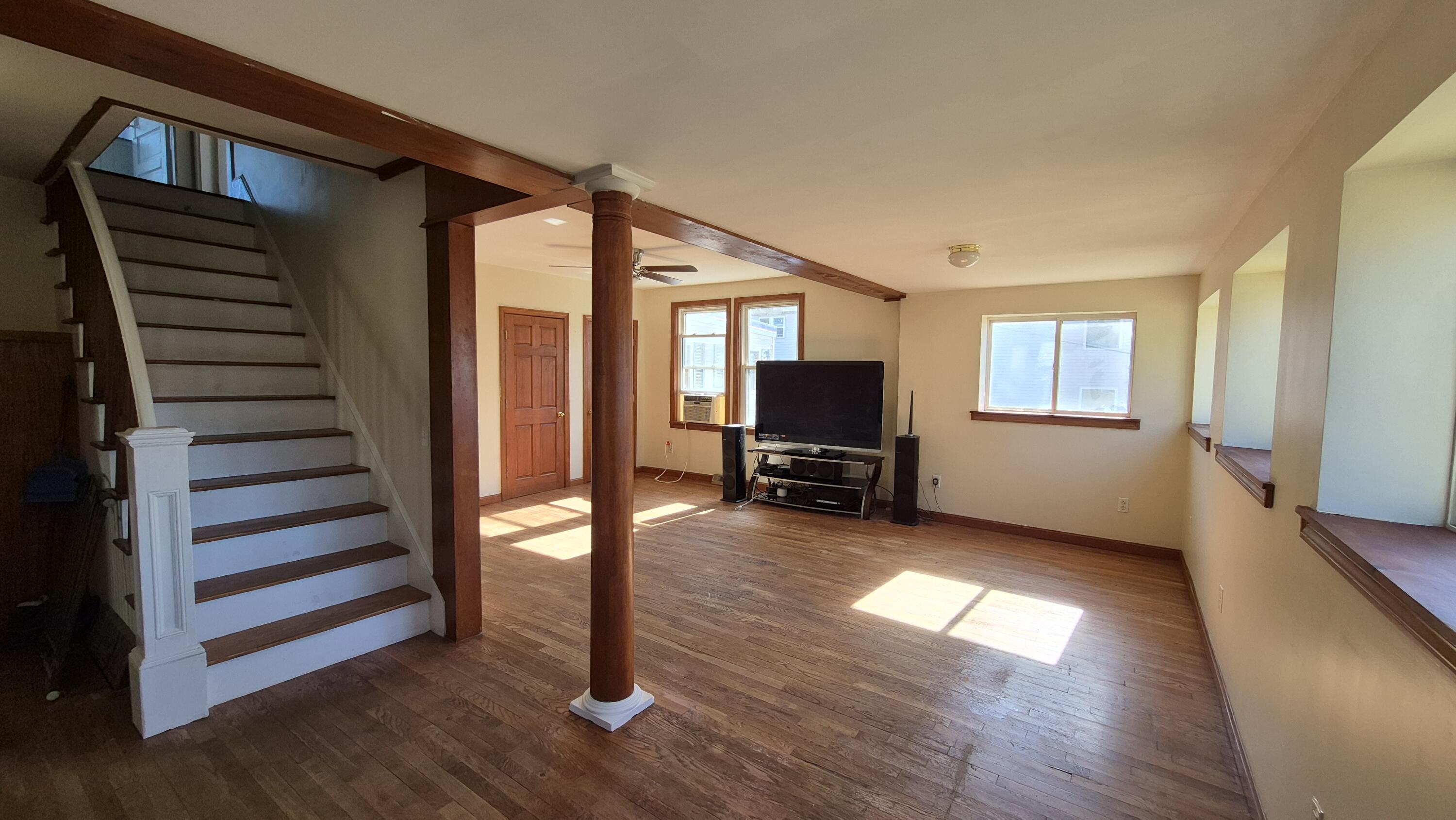 8 Woodman Avenue