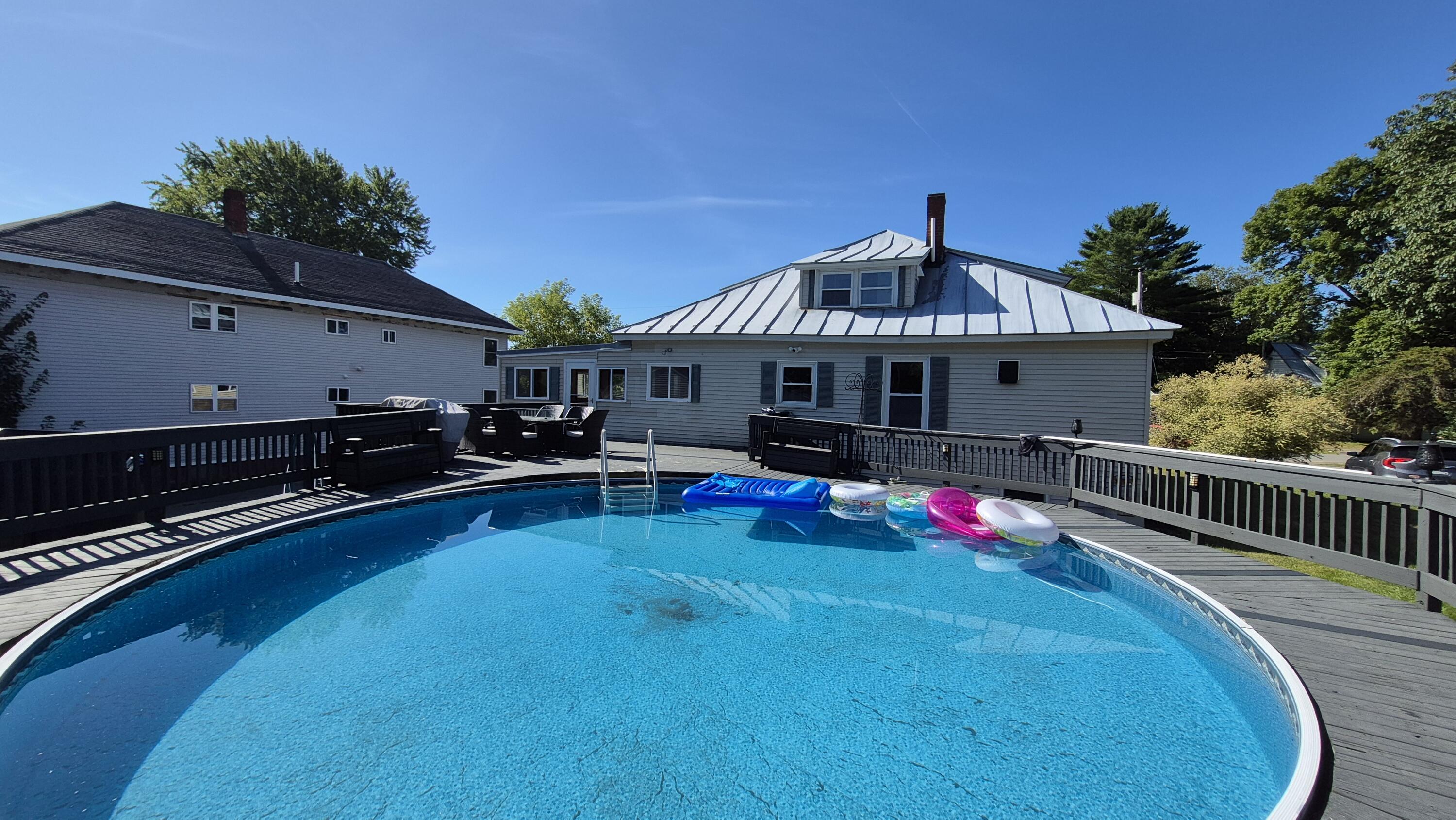 8 Woodman Avenue