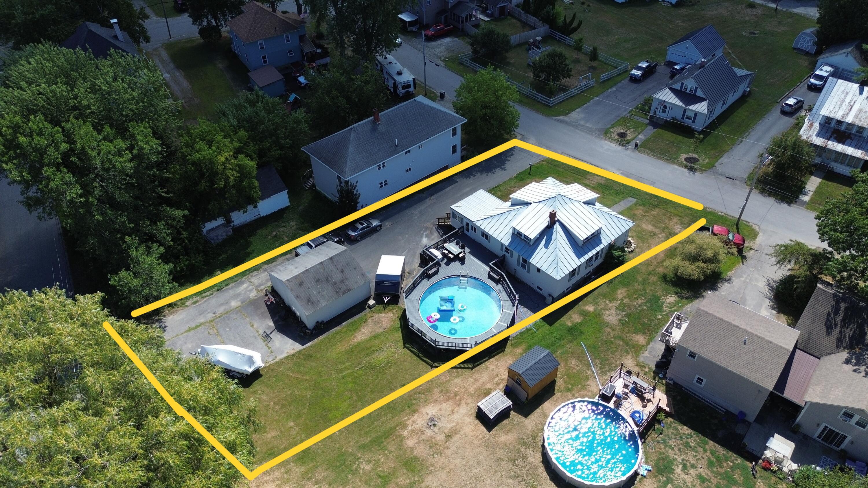 8 Woodman Avenue