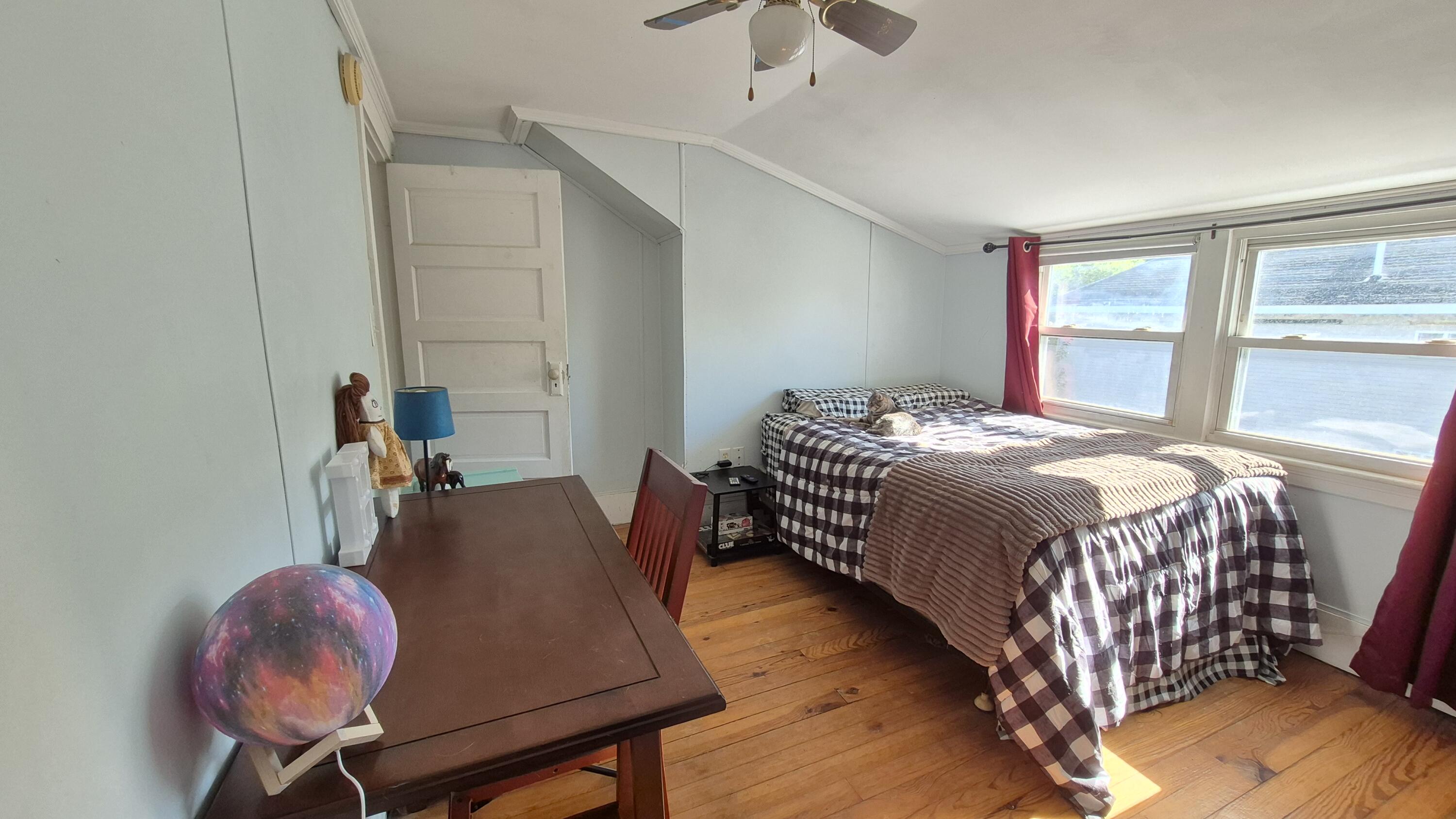 8 Woodman Avenue