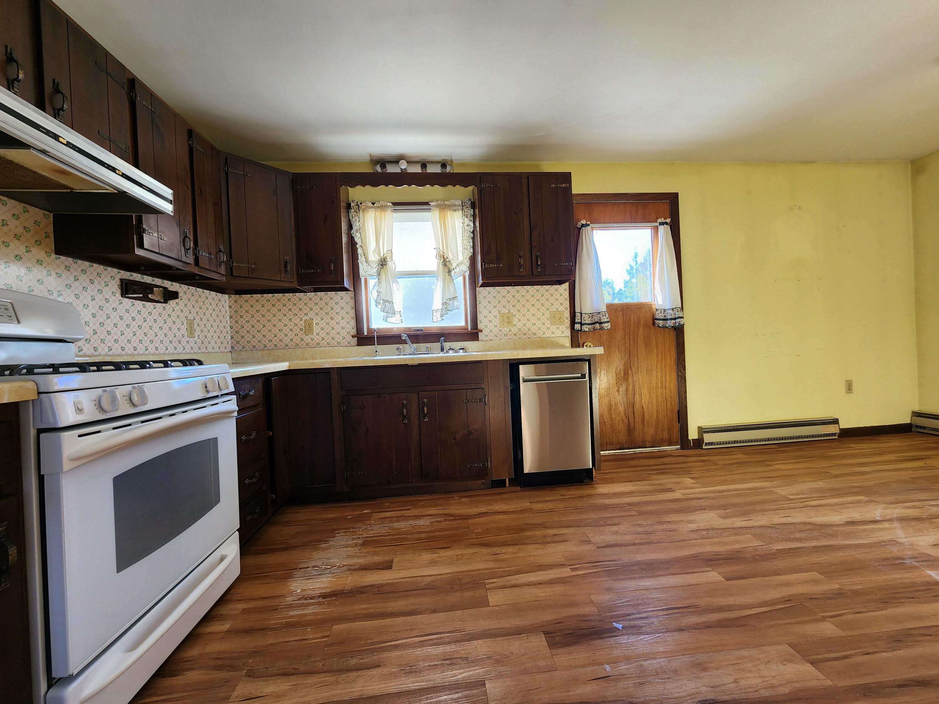 176 W West Ridge Road
