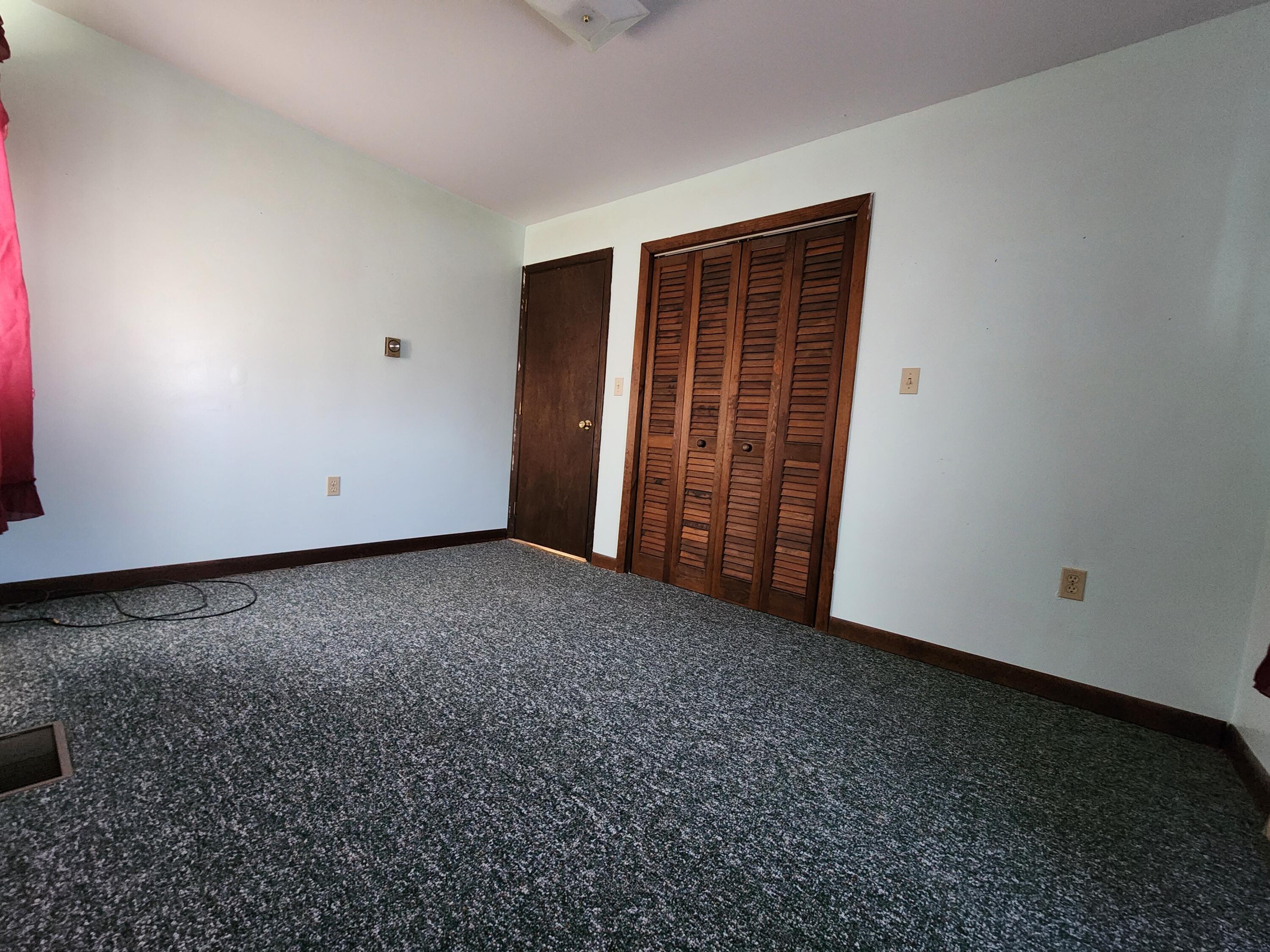 176 W West Ridge Road