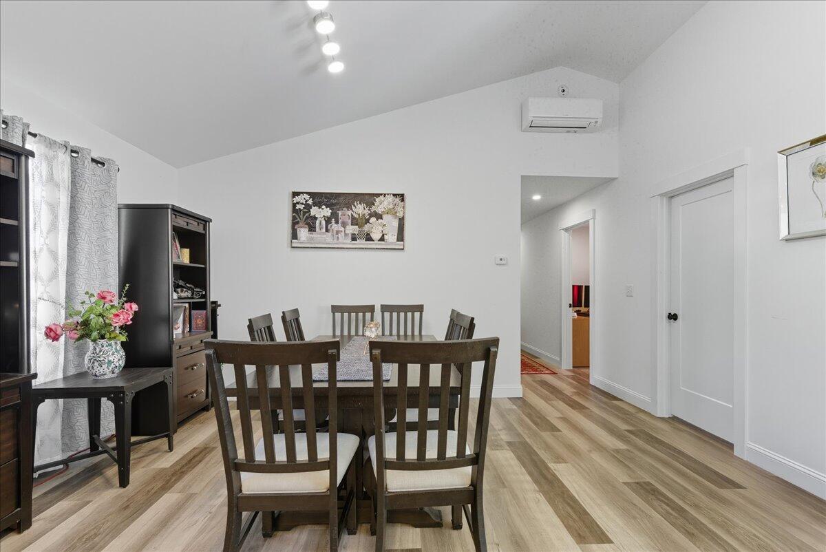 32 Selden Lane