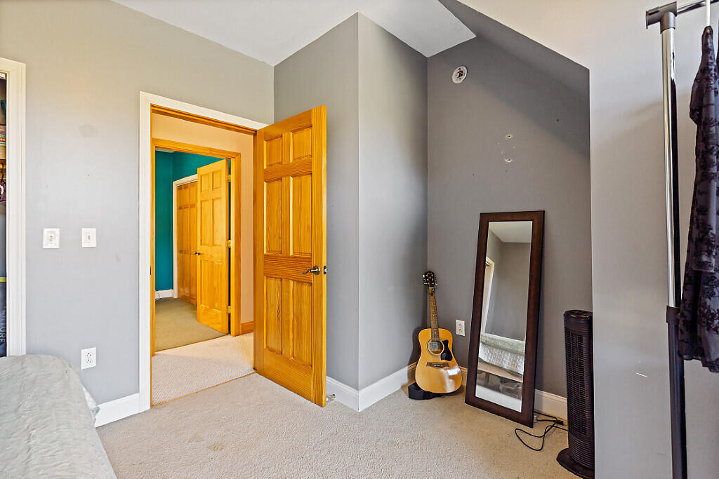 343 Lakeview Drive
