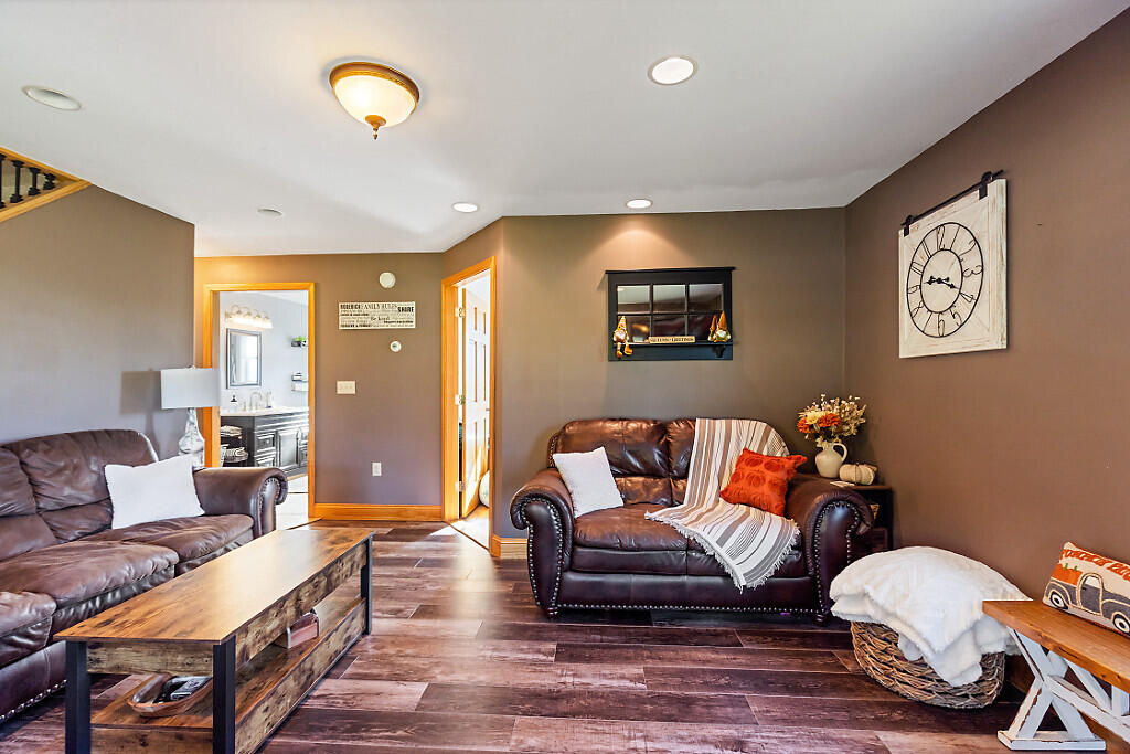 343 Lakeview Drive